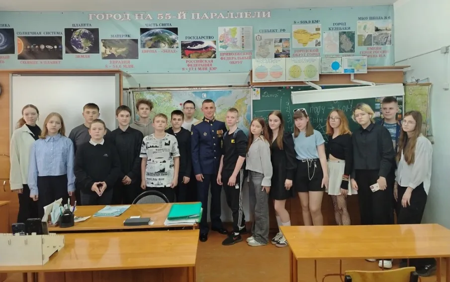 Школьникам рассказали о профессии военнослужащего